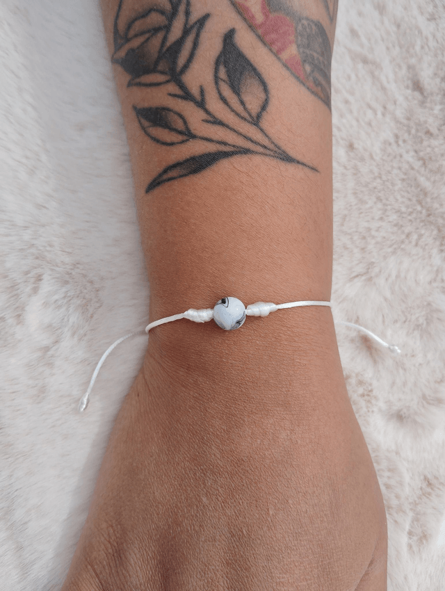Bracelet minimaliste à perle unique/cordon réglable de couleur/bijou perle marbrée/bracelet d'amitié/cadeau petit prix/fait main/crea2claire